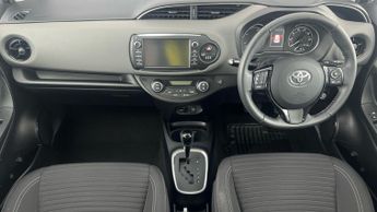 Toyota Yaris 1.5 VVT-h Icon Tech E-CVT (100 ps) - CRUISE - AIR CON - PARK SEN