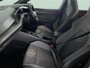 Volkswagen Golf 2.0 TDI R-Line DSG (150 ps) - BLUETOOTH - PARK SENSORS