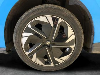 MG Mg4 64kWh Trophy Long Range (203 ps) - HEATED STEERING - BLIND SPOT 