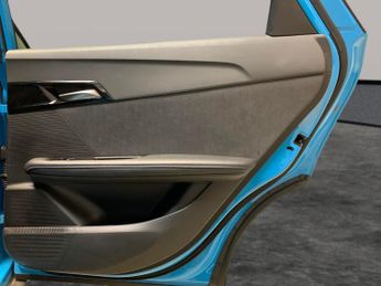 MG Mg4 64kWh Trophy Long Range (203 ps) - HEATED STEERING - BLIND SPOT 