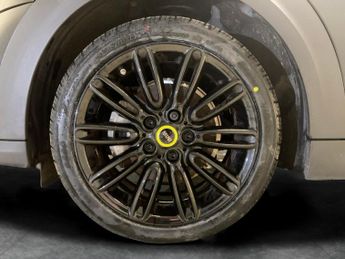 Mini Electric Hatch Cooper SE 32.6kWh Level 2 (184 ps) - REVERSE CAM - HEATED SEATS 