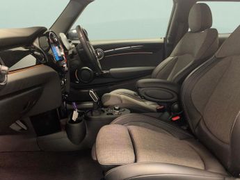 Mini Electric Hatch Cooper SE 32.6kWh Level 2 (184 ps) - REVERSE CAM - HEATED SEATS 