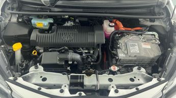 Toyota Yaris 1.5 VVT-h Icon Tech E-CVT (100 ps) - CRUISE - AIR CON - PARK SEN