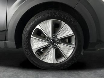 Kia Soul 64kWh Maxx (201 bhp) - CARPLAY - LED - REVERSE CAM