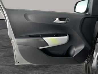 Kia Picanto 1.0 DPi X-Line S AMT (66 bhp) - CRUISE - AIR CON - PARK SENSORS