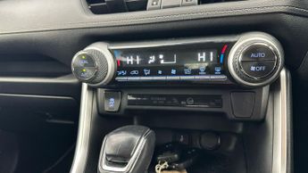 Toyota RAV4 2.5 VVT-h Design CVT 4WD (222 ps) - BLUETOOTH - SPEED LIMIT RECO