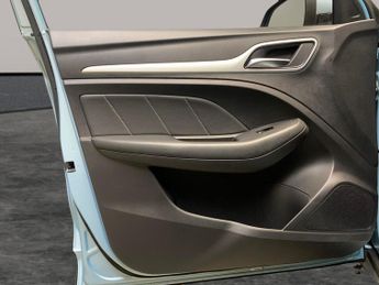 MG MG ZS 44.5kWh Exclusive (143 ps) - HEATED SEATS - NAV - BLIND SPOT ASS