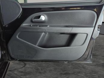 Seat Mii 36.8kWh (83 ps) - CRUISE - SPEED LIMIT RECOG - DIGITAL CLIMATE C