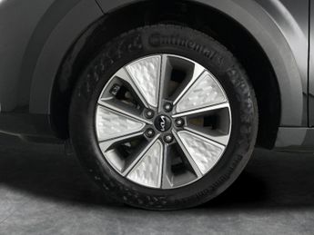 Kia Soul 64kWh Maxx (201 bhp) - CARPLAY - LED - REVERSE CAM