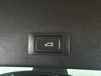 Audi e-tron 50 Technik quattro 71.2kWh (11kW Charger) (313 ps) - LED - REVER