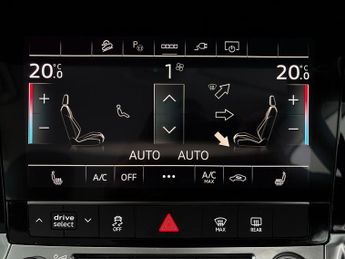 Audi e-tron 50 Technik quattro 71.2kWh (11kW Charger) (313 ps) - LED - REVER