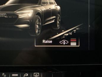 Audi e-tron 50 Technik quattro 71.2kWh (11kW Charger) (313 ps) - LED - REVER