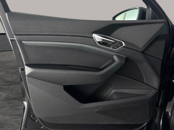 Audi e-tron 50 Technik quattro 71.2kWh (11kW Charger) (313 ps) - LED - REVER