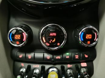 Mini Electric Hatch Cooper SE 32.6kWh Level 3 (184 ps) - PAN ROOF - HK AUDIO - PARK 