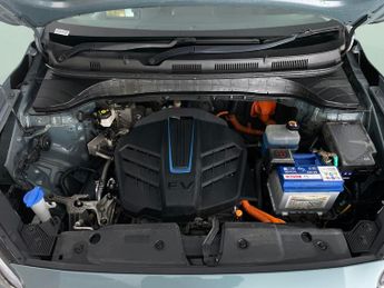 Hyundai Kona 64kWh Ultimate (10.5kW Charger) (204 ps) - BLACK ROOF RAILS - KE