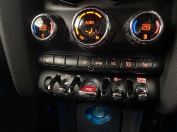 Mini Hatch 2.0 Cooper S Steptronic (192 ps) - CLIMATE CONTROL - PARK SENSOR