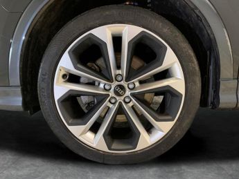 Audi Q3 2.0 TFSI 40 Black Edition Sportback S Tronic quattro (190 ps) - 