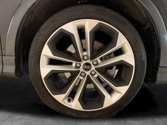 Audi Q3 2.0 TFSI 40 Black Edition Sportback S Tronic quattro (190 ps) - 