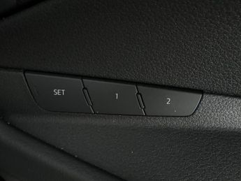 Audi e-tron 50 Technik quattro 71.2kWh (11kW Charger) (313 ps) - LED - REVER