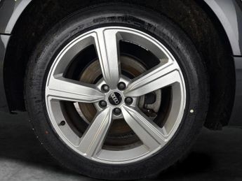 Audi e-tron 50 Technik quattro 71.2kWh (11kW Charger) (313 ps) - REVERSE CAM