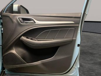 MG MG ZS 44.5kWh Exclusive (143 ps) - HEATED SEATS - NAV - BLIND SPOT ASS