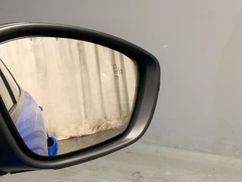 Peugeot E-2008 50kWh GT Premium (7kW Charger) (136 ps) - KEYLESS ENTRY - LED - 