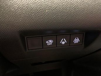 Peugeot E-2008 50kWh GT Premium (7kW Charger) (136 ps) - KEYLESS ENTRY - LED - 