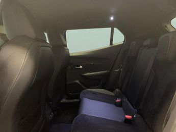 Peugeot E-2008 50kWh GT Premium (7kW Charger) (136 ps) - KEYLESS ENTRY - LED - 