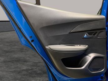 Peugeot E-2008 50kWh GT Premium (7kW Charger) (136 ps) - KEYLESS ENTRY - LED - 