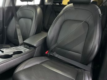 Hyundai Kona 64kWh Ultimate (10.5kW Charger) (204 ps) - BLACK ROOF RAILS - KE