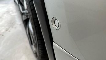 Volkswagen Tiguan 1.5 TSI R-Line DSG (150 ps) - CLIMATE CONTROL - SD CARD MEDIA IN