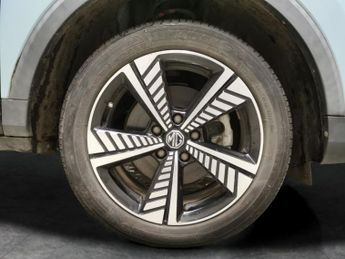 MG MG ZS 44.5kWh Exclusive (143 ps) - NAV - HEATED SEATS - BLIND SPOT ASS