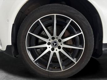 Mercedes-Benz EQC EQC 400 80kWh AMG Line 4MATIC (408 ps) - HEATED LEATHER - COMFOR