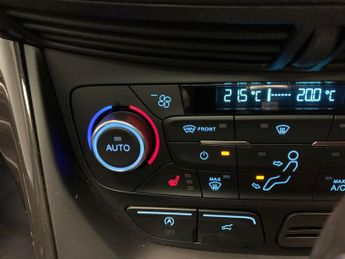 Ford Kuga 1.5T EcoBoost Titanium X AWD (182 ps) - NAV - FORD SYNC - XENONS