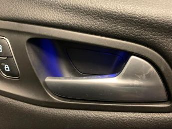 Ford Kuga 1.5T EcoBoost Titanium X AWD (182 ps) - NAV - FORD SYNC - XENONS