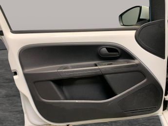 Volkswagen E-up! 36.8kWh e-up! (82 ps) - BLUETOOTH - CLIMATE CONTROL - DAB