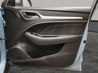 MG MG ZS 44.5kWh Exclusive (143 ps) - NAV - HEATED SEATS - BLIND SPOT ASS