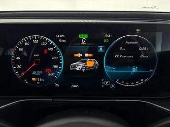 Mercedes-Benz EQC EQC 400 80kWh AMG Line 4MATIC (408 ps) - HEATED LEATHER - COMFOR
