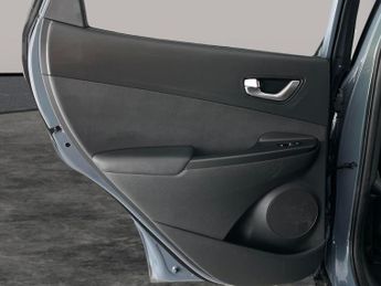 Hyundai Kona 64kWh Ultimate (10.5kW Charger) (204 ps) - BLACK ROOF RAILS - KE