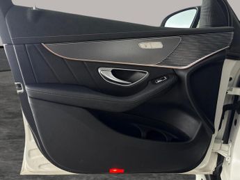 Mercedes-Benz EQC EQC 400 80kWh AMG Line 4MATIC (408 ps) - HEATED LEATHER - COMFOR