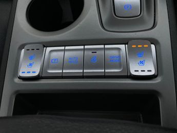 Hyundai Kona 64kWh Ultimate (10.5kW Charger) (204 ps) - ACTIVE LANE ASSIST