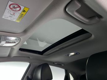 Hyundai Kona 64kWh Ultimate (10.5kW Charger) (204 ps) - ACTIVE LANE ASSIST