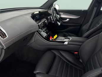 Mercedes-Benz EQC EQC 400 80kWh AMG Line 4MATIC (408 ps) - HEATED LEATHER - COMFOR