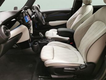 Mini Electric Hatch Cooper SE 32.6kWh Level 3 (184 ps) - PAN ROOF - HK AUDIO - PARK 