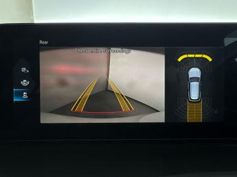 Mercedes-Benz EQC EQC 400 80kWh AMG Line 4MATIC (408 ps) - HEATED LEATHER - COMFOR