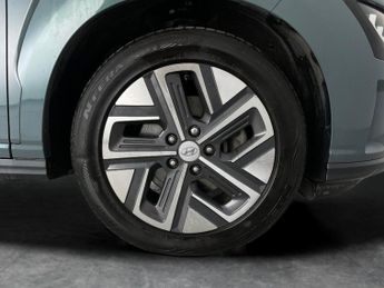 Hyundai Kona 64kWh Ultimate (10.5kW Charger) (204 ps) - ACTIVE LANE ASSIST
