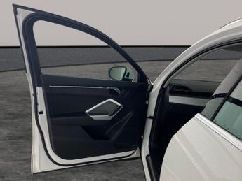 Audi Q3 1.5 TFSI CoD 35 Sport S Tronic (150 ps) - CRUISE - SPEED LIMIT R