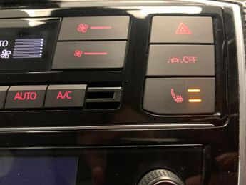 Volkswagen E-up! 36.8kWh e-up! (82 ps) - BLUETOOTH - CLIMATE CONTROL - DAB