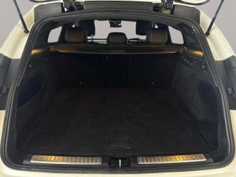 Mercedes-Benz EQC EQC 400 80kWh AMG Line 4MATIC (408 ps) - HEATED LEATHER - COMFOR