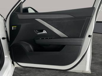 Vauxhall Astra 1.6 12.4kWh GSe Plug-in (225 ps) - KEYLESS ENTRY - 360 CAM - LED